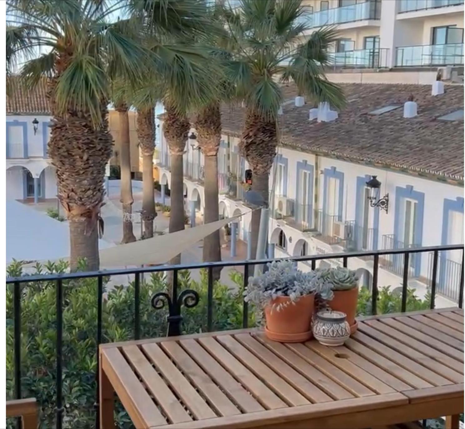 דירות בנאלמדנה Casaplazaole מראה חיצוני תמונה